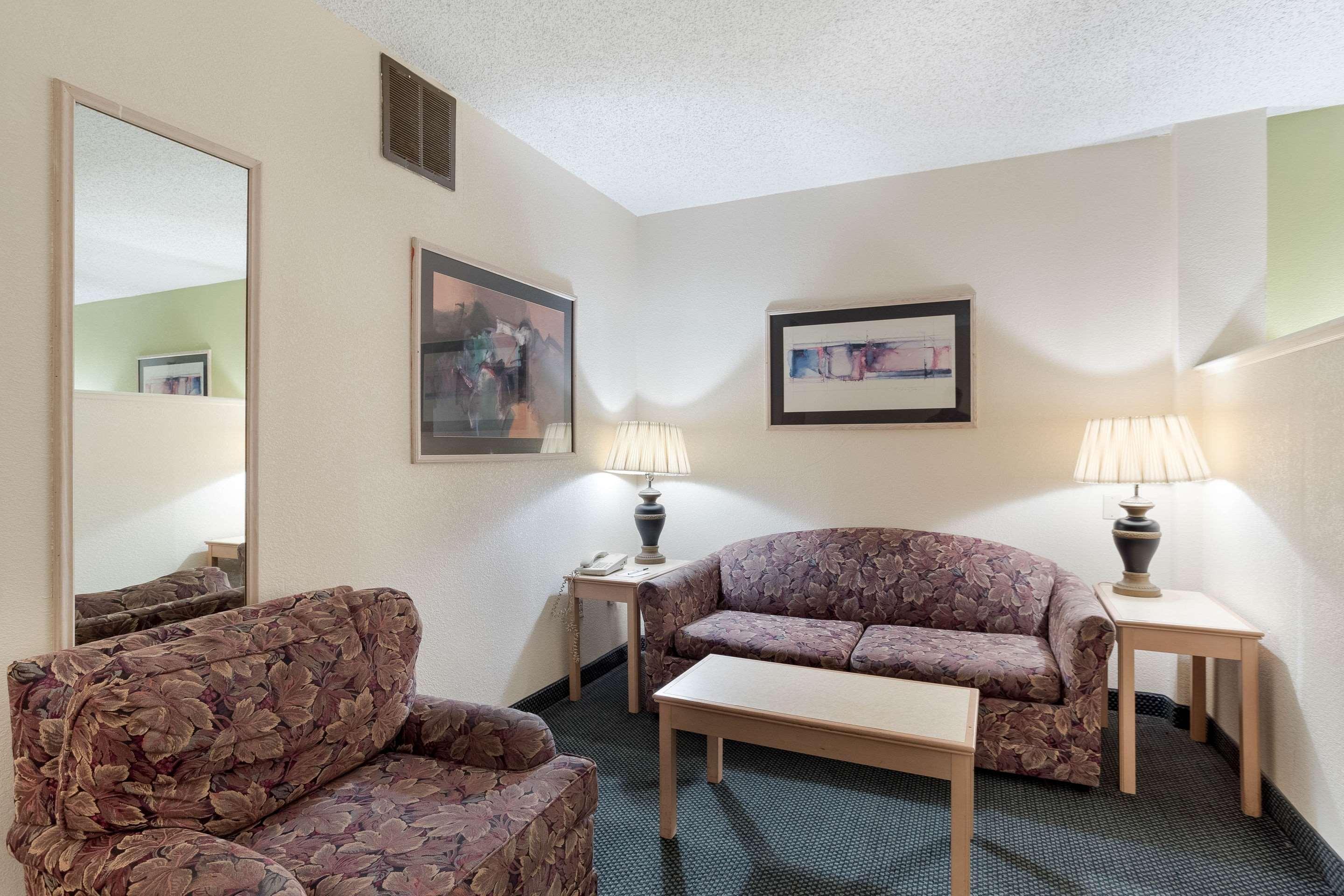 Quality Inn & Suites Paragould Bagian luar foto